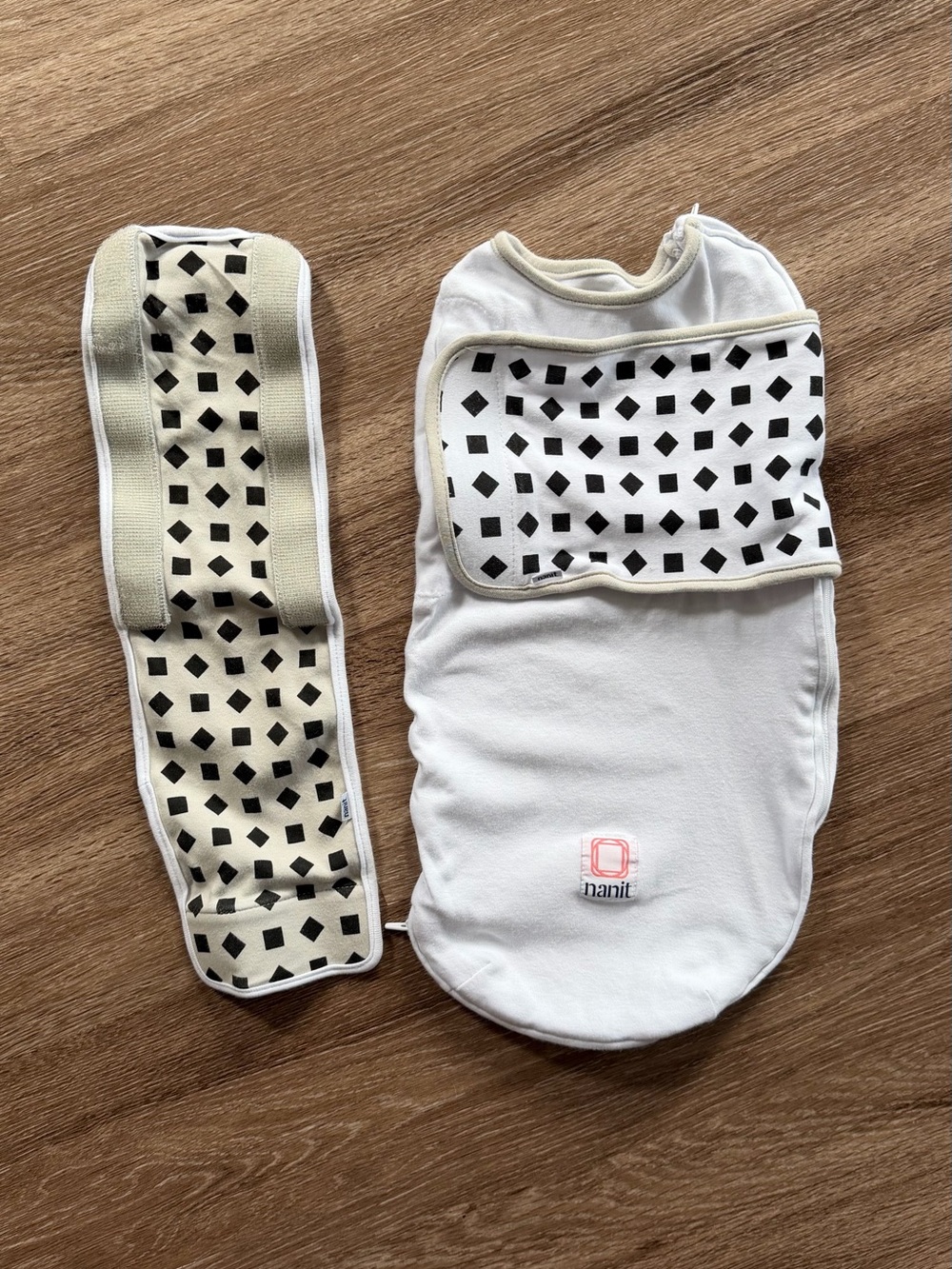 NEW Nanit Breathing Wear Sleep Swaddle + Breathing Band 0-3 months pebble grey
